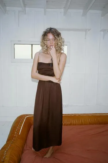 Атласное платье со сборками- Заказать в России