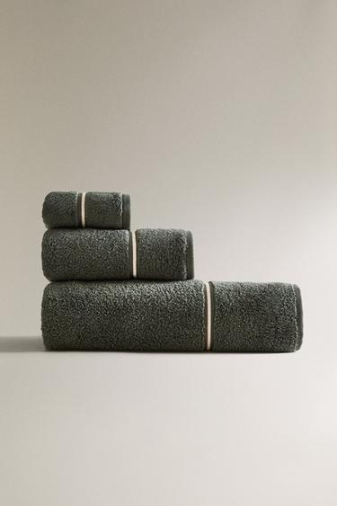 Zara Полотенце для ванной с вышитой отделкой