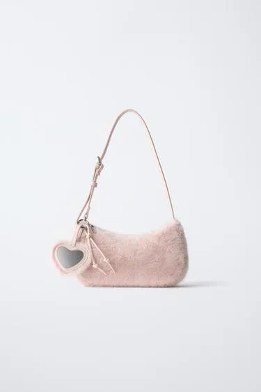 Сумка SHOULDER PELO CHARM- Заказать в России
