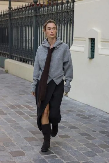 Вязаная куртка с капюшоном и завязками- Заказать в России