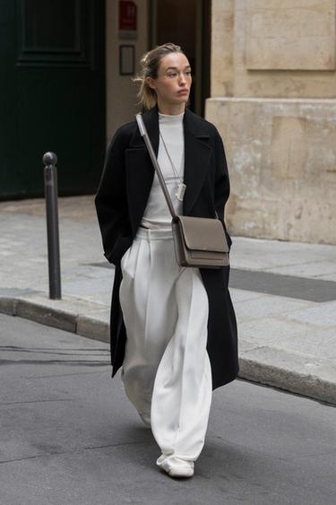 Zara Сумка через плечо с металлической деталью