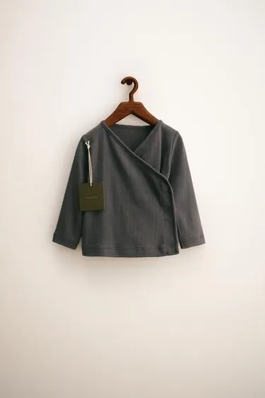 ZARA TIMELESS — футболка-кимоно в технике «поинтель»