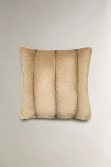 Чехол для подушки из искусственного меха OMBRé