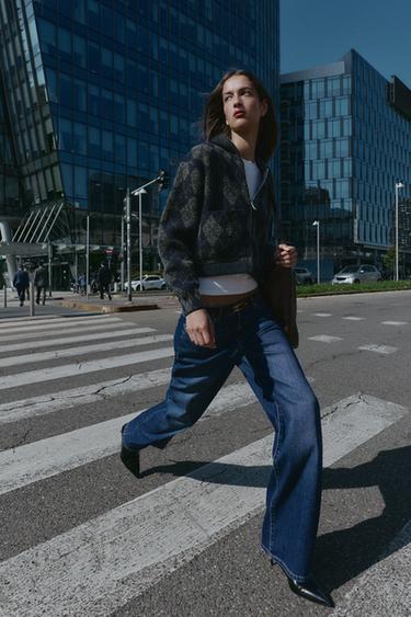 Zara Трикотажный бомбер с ромбами купить с доставкой.