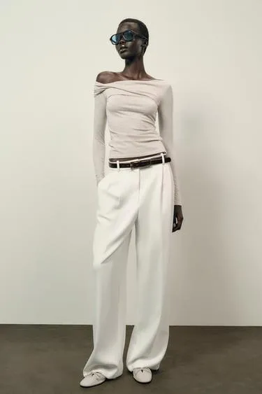 Топ с асимметричным вырезом- Заказать в России