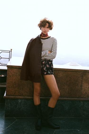 Zara Мини-шорты жаккард с цветами