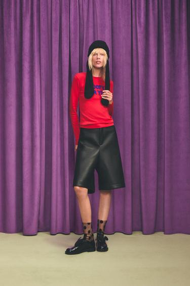 Zara Длинные бермуды с эффектом кожи HARRY LAMBERT FOR ZARA X DISNEY