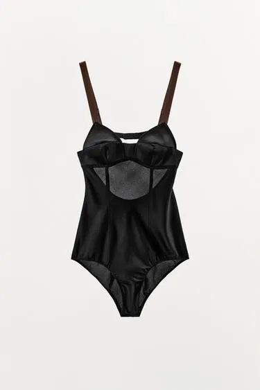 Боди с контрастными бретелями и отделкой строчкой