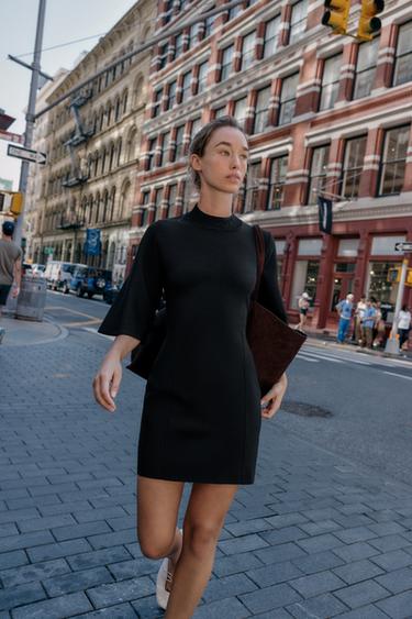 Zara Однотонное трикотажное мини-платье купить с доставкой.
