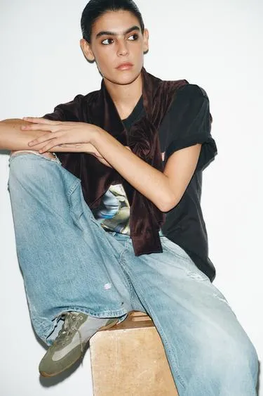 Кроссовки для бега в контрастном исполнении- Заказать в России