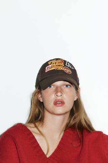 Zara Кепка из саржи с сеткой, вышивкой и нашивками