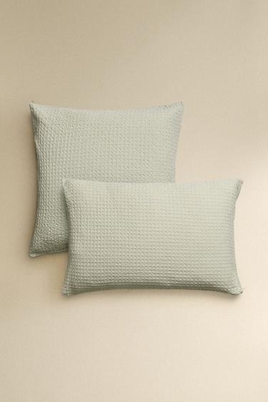 Zara Наволочка с ажурным трикотажем