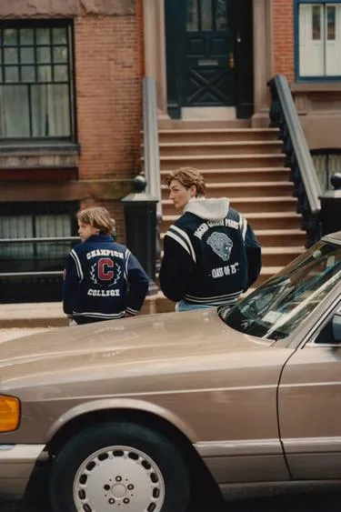 Бомбер из ткани с нашивками CHAMPION ® X ZARA
