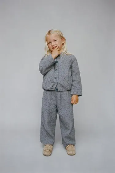 Брюки-кюлоты из рельефной ткани с цветочным принтом