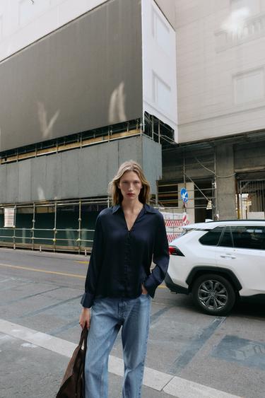 Zara Атласная рубашка с разрезом