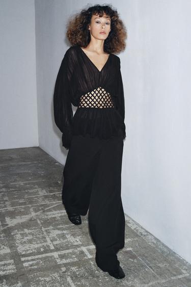 Zara Блуза с V-образным вырезом и майкраме — ZW COLLECTION