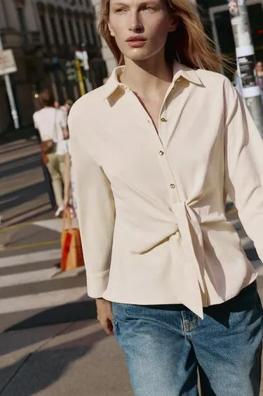 Рубашка с узлом на талии