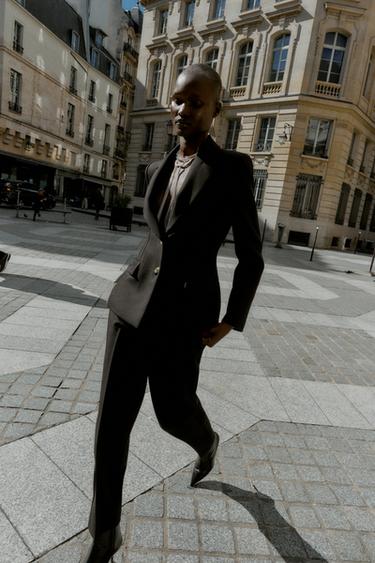 Zara Приталенный блейзер с подплечниками