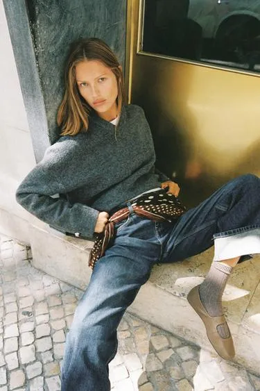 Мягкий трикотажный свитер на пуговицах