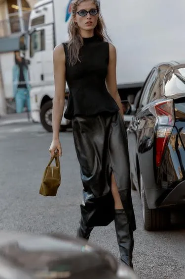 Мягкий топ с пышной крошкой