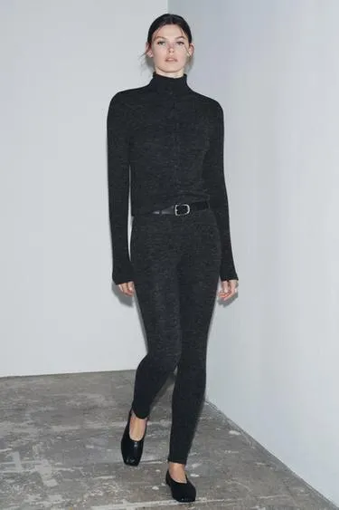 Мягкие леггинсы с поясом