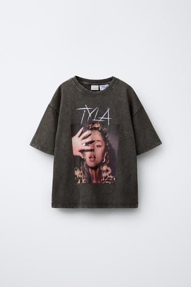 Zara Футболка с эффектом потертости TYLA © купить с доставкой.