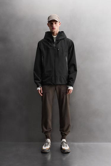 Zara Техническая водонепроницаемая куртка из шелковистой ткани