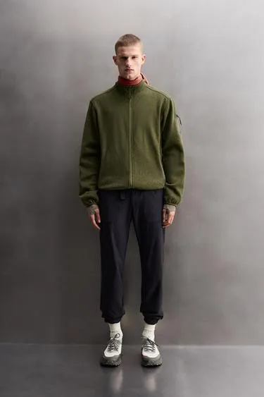 Кардиган из флиса с контрастными вставками- Заказать в России