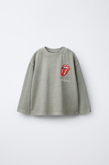 Zara Футболка с эффектом потертости с принтом ROLLING STONES © купить с доставкой.