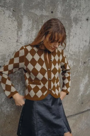 Жаккардовый кардиган с ромбами