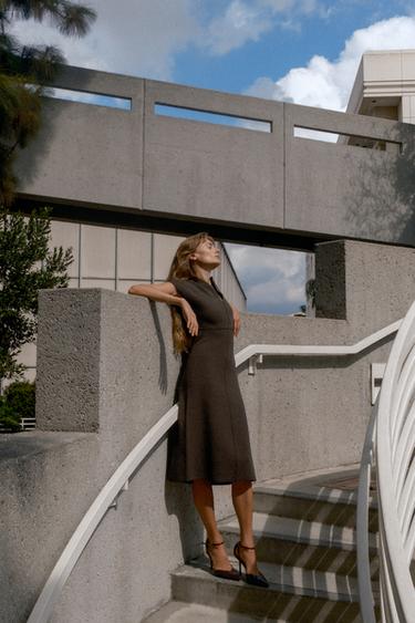 Zara Трикотажное платье миди