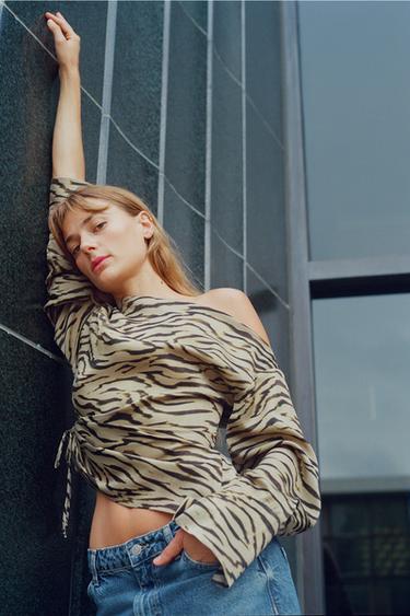 Zara Асимметричный топ с анималистическим принтом купить с доставкой.