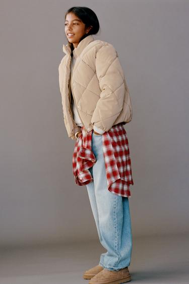 Zara Стеганая прорезиненная куртка купить с доставкой.