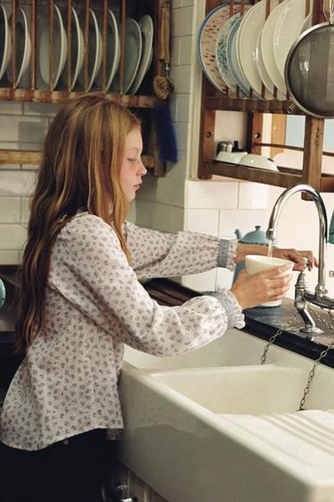 Zara Рубашка с цветочным принтом в романтическом стиле