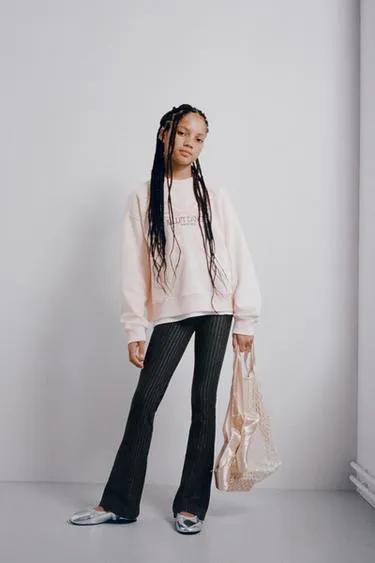 Толстовка с атласным бантом и вышивкой