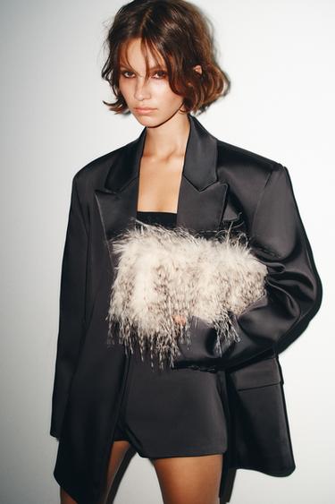 Zara Клатч из искусственного меха купить с доставкой.