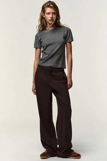 Свитер с короткими рукавами из мягкого трикотажа