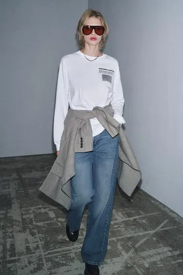 Футболка с длинными рукавами и принтом «скульптуры»