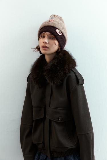 Zara Шапка бини с нашивками