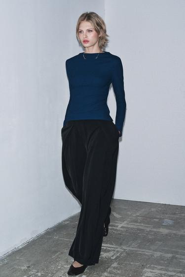 Zara Футболка из крепа с воротником-стойкой купить с доставкой.