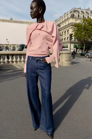 Трикотажный свитер с цветочными пуговицами- Заказать в России