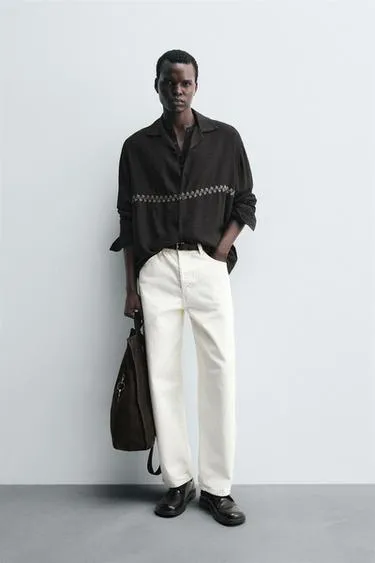 Рубашка струящегося покроя с геометрической вышивкой