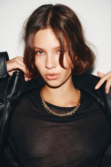Zara Ожерелье с контрастными звеньями и подвесками купить с доставкой.