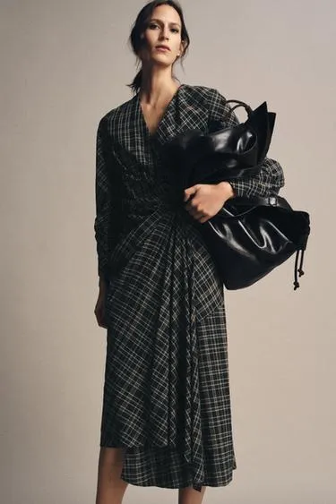 Платье в клетку со сборками