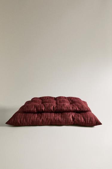 Zara Проверьте рождественскую подушку для домашних животных