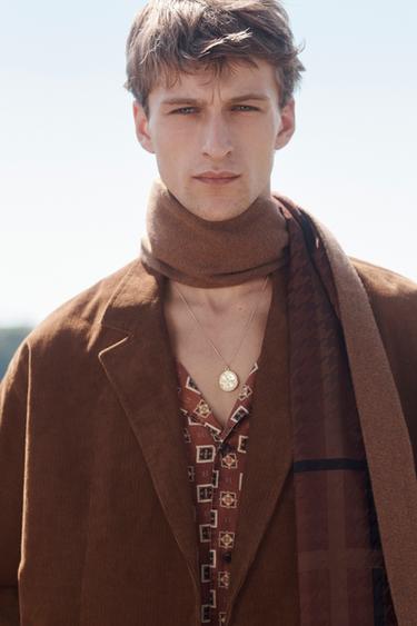 Zara Ожерелье с гравированным подвеской