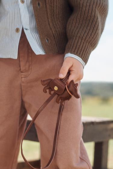 Zara Ограниченное издание кожанного анималистического подвеса купить с доставкой.