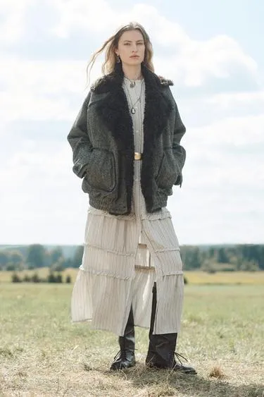 Бомбер LIMITED EDITION с комбинированным узором шеврон