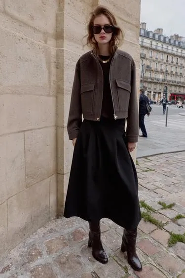 Мягкая куртка с высоким воротником- Заказать в России