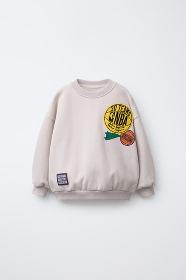 Zara Толстовка с нашивками команд NBA купить с доставкой.